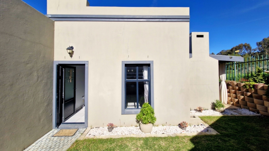 To Let 3 Bedroom Property for Rent in Glen Lilly Western Cape